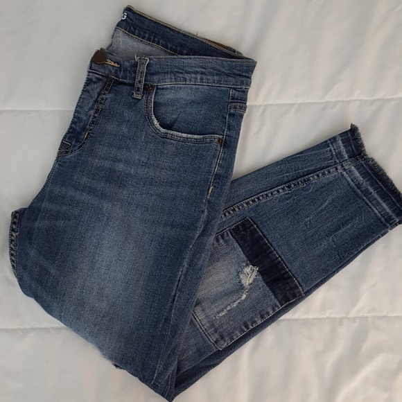 Urban Outfitters Denim - BDG Mid Rise Twig Grazer Size 32 x 25